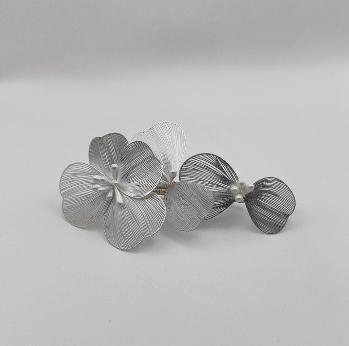 Attache traine "Silver Flower"